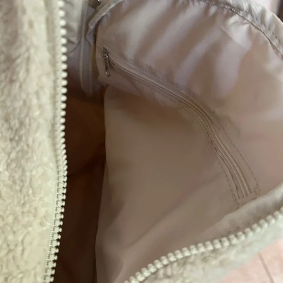 Wilo The Label Sherpa Backpack in Cream New Ready for Gifting - Picture 6 of 10